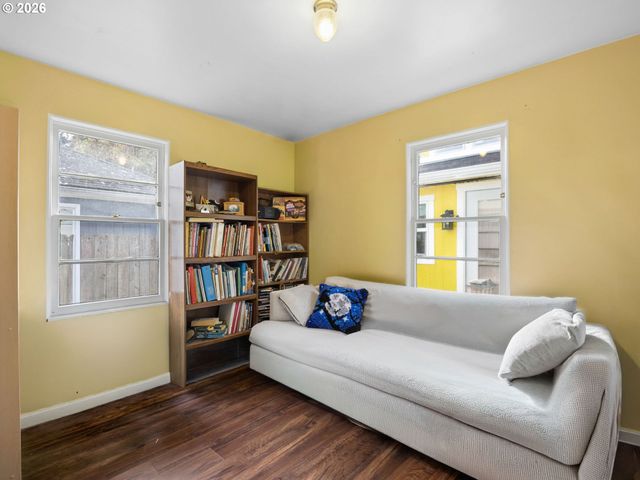 1328 OAK St, Lake Oswego, OR 97034