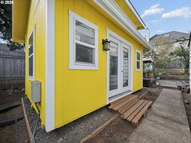 1328 OAK St, Lake Oswego, OR 97034