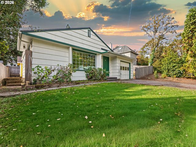 1328 OAK St, Lake Oswego, OR 97034