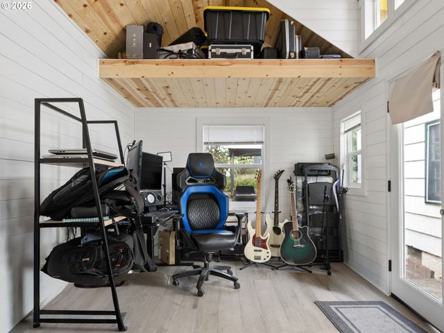 1328 OAK St, Lake Oswego, OR 97034