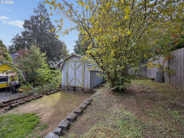 1328 OAK St, Lake Oswego, OR 97034