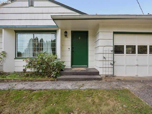 1328 OAK St, Lake Oswego, OR 97034