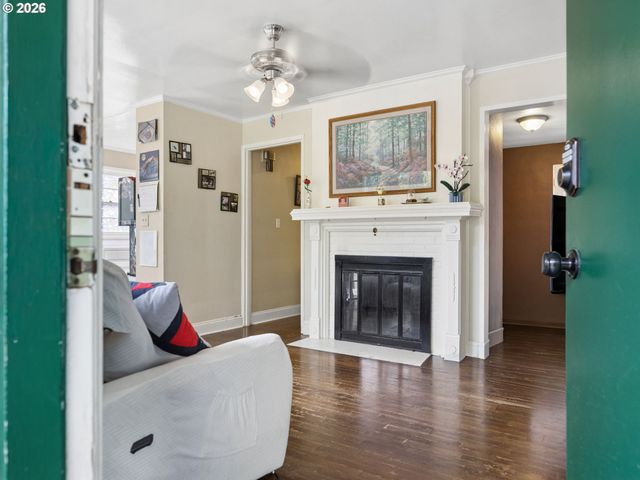 1328 OAK St, Lake Oswego, OR 97034