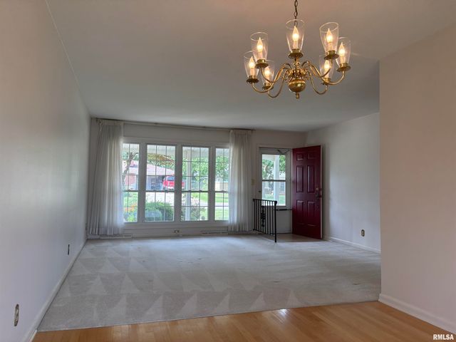 1309 BOBOLINK Drive, Washington, IL 61571