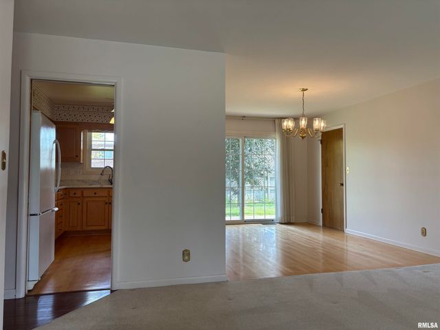 1309 BOBOLINK Drive, Washington, IL 61571