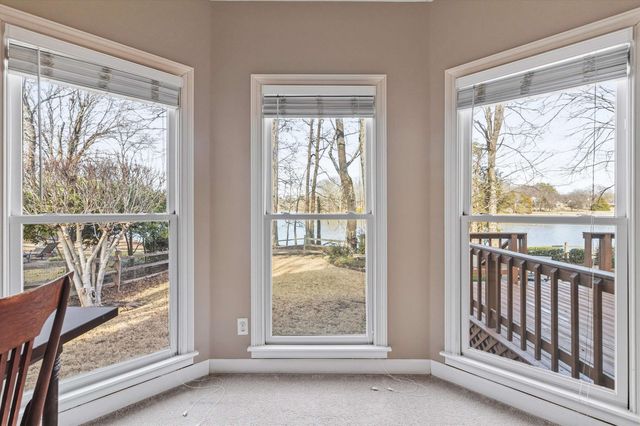 8712 RIVER HOLLOW DR, Memphis, TN 38016