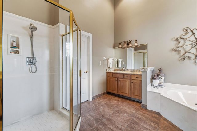 8712 RIVER HOLLOW DR, Memphis, TN 38016