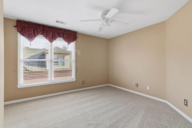 8712 RIVER HOLLOW DR, Memphis, TN 38016