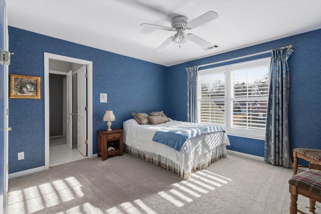 8712 RIVER HOLLOW DR, Memphis, TN 38016