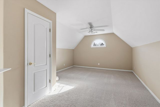 8712 RIVER HOLLOW DR, Memphis, TN 38016