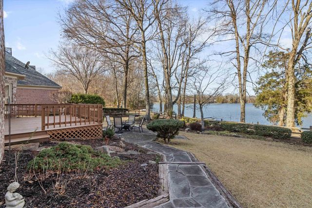 8712 RIVER HOLLOW DR, Memphis, TN 38016