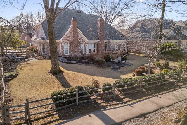 8712 RIVER HOLLOW DR, Memphis, TN 38016