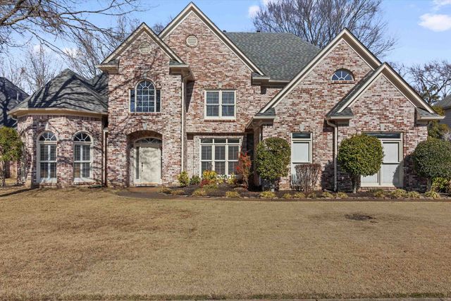 8712 RIVER HOLLOW DR, Memphis, TN 38016