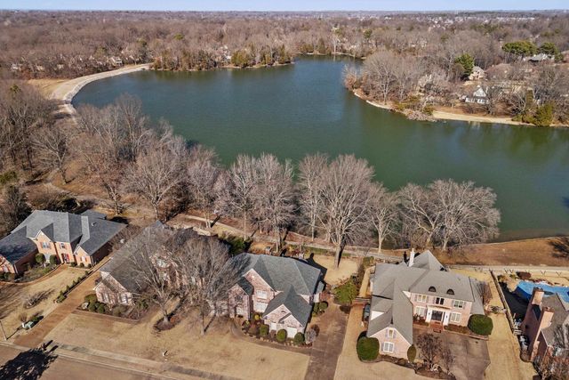 8712 RIVER HOLLOW DR, Memphis, TN 38016