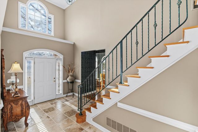 8712 RIVER HOLLOW DR, Memphis, TN 38016