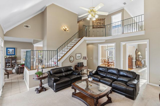 8712 RIVER HOLLOW DR, Memphis, TN 38016