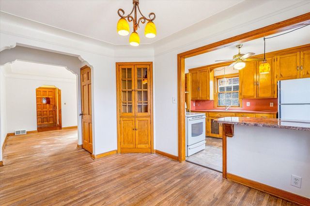 865 19th Avenue SE, Minneapolis, MN 55414