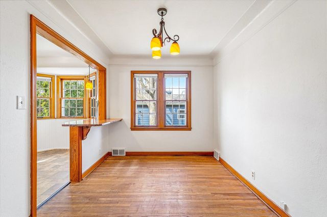 865 19th Avenue SE, Minneapolis, MN 55414