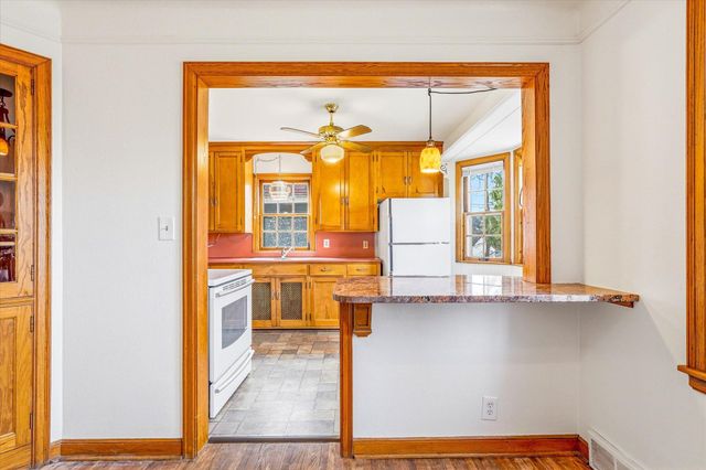 865 19th Avenue SE, Minneapolis, MN 55414