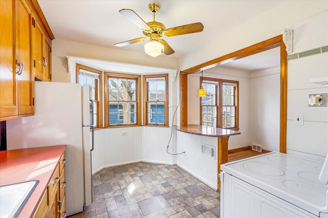 865 19th Avenue SE, Minneapolis, MN 55414