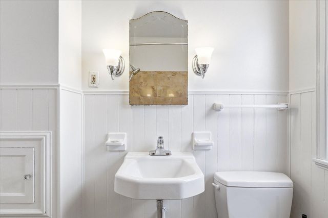 865 19th Avenue SE, Minneapolis, MN 55414