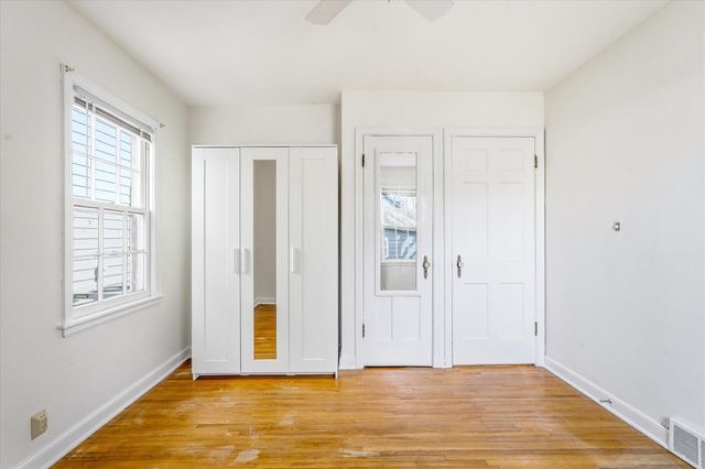 865 19th Avenue SE, Minneapolis, MN 55414