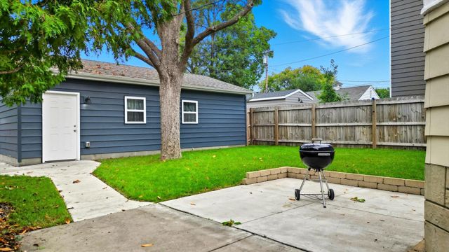 865 19th Avenue SE, Minneapolis, MN 55414