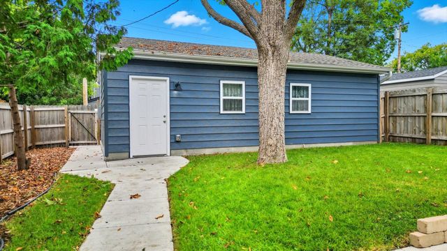 865 19th Avenue SE, Minneapolis, MN 55414