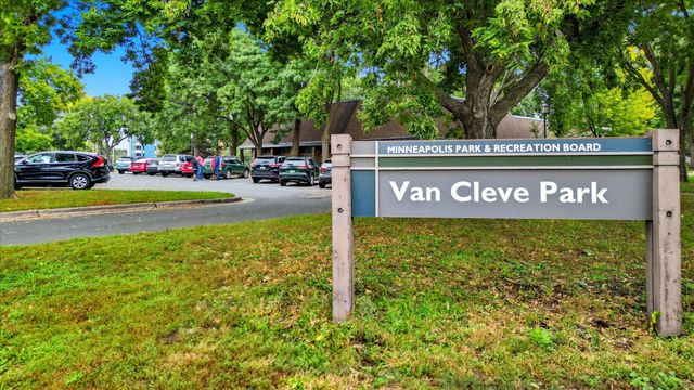865 19th Avenue SE, Minneapolis, MN 55414