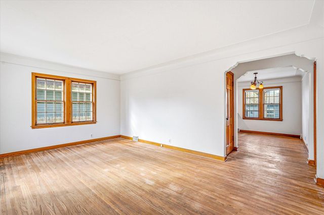 865 19th Avenue SE, Minneapolis, MN 55414