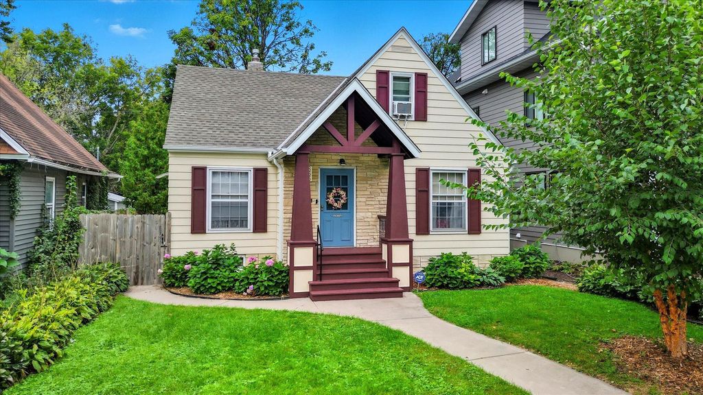 865 19th Avenue SE, Minneapolis, MN 55414