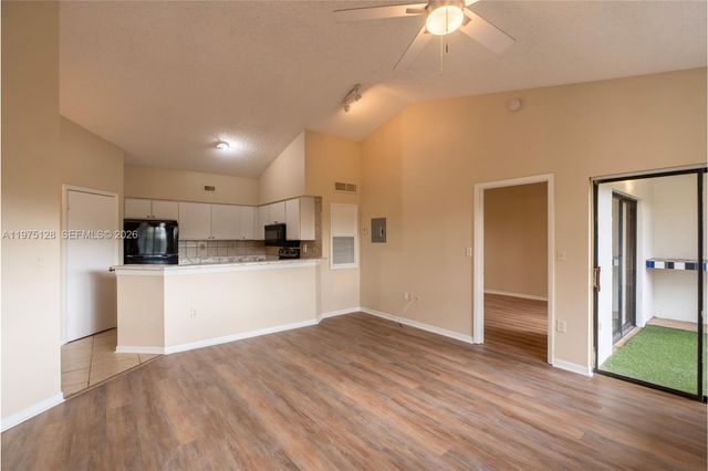 2445 SW 18th Ter 123, Fort Lauderdale, FL 33315