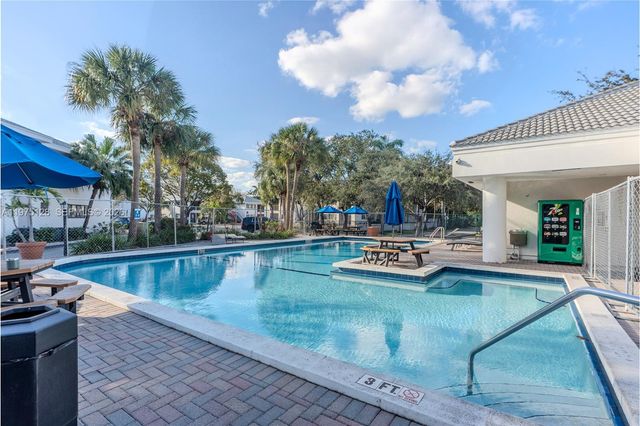 2445 SW 18th Ter 123, Fort Lauderdale, FL 33315