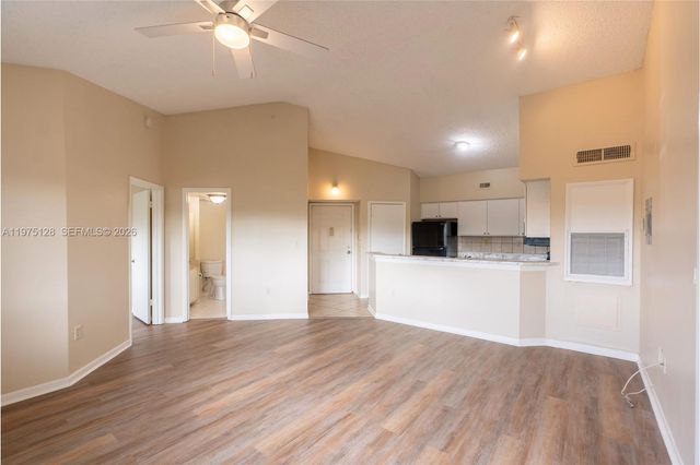 2445 SW 18th Ter 123, Fort Lauderdale, FL 33315