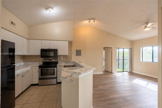 2445 SW 18th Ter 123, Fort Lauderdale, FL 33315