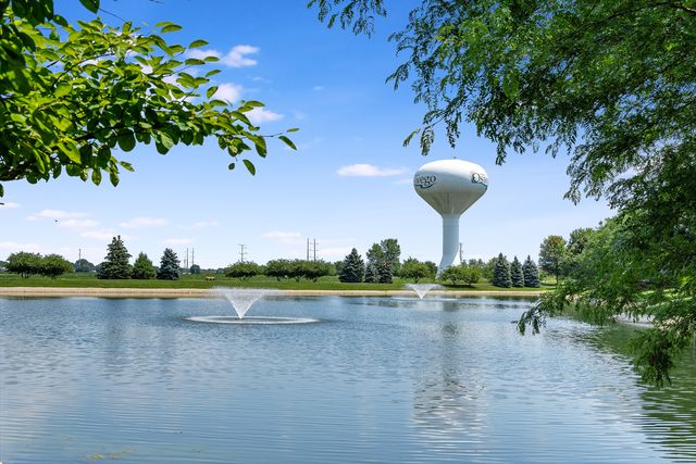 158 Concord Drive S 158, Oswego, IL 60543