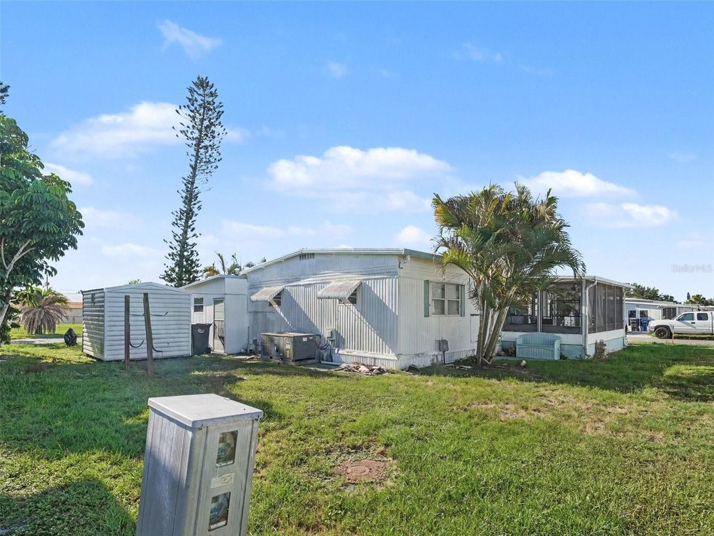 Image 29 of property listing at 309 50TH AVENUE TERRACE E, Bradenton, FL 34203