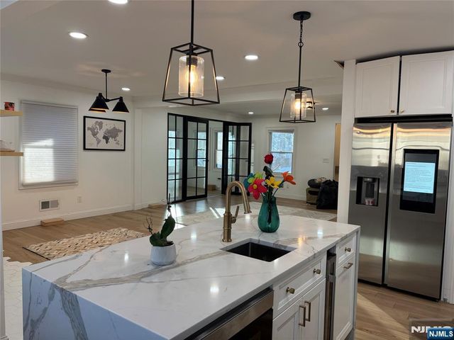 287 Gifford Place, Teaneck, NJ 07666