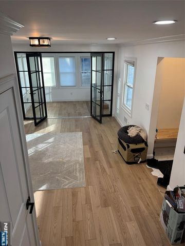 287 Gifford Place, Teaneck, NJ 07666