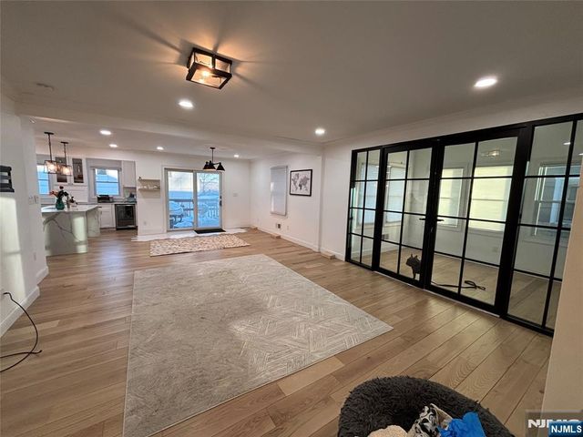 287 Gifford Place, Teaneck, NJ 07666