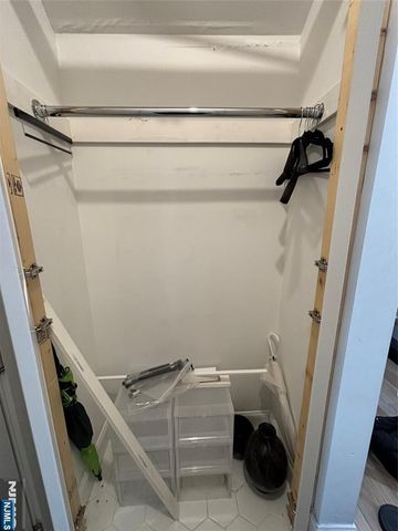 287 Gifford Place, Teaneck, NJ 07666