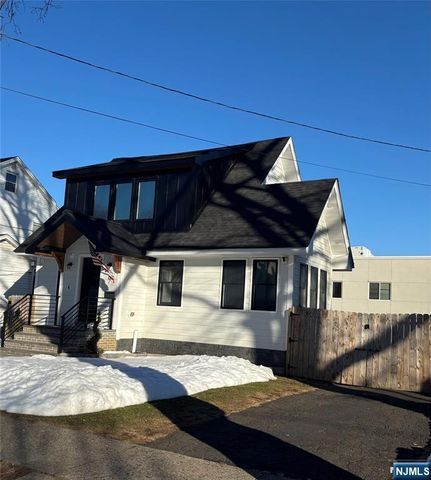 287 Gifford Place, Teaneck, NJ 07666