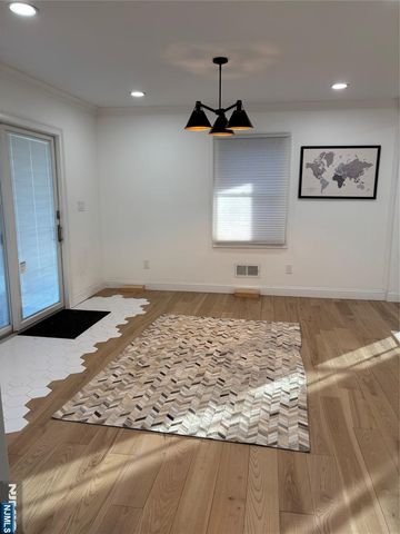 287 Gifford Place, Teaneck, NJ 07666