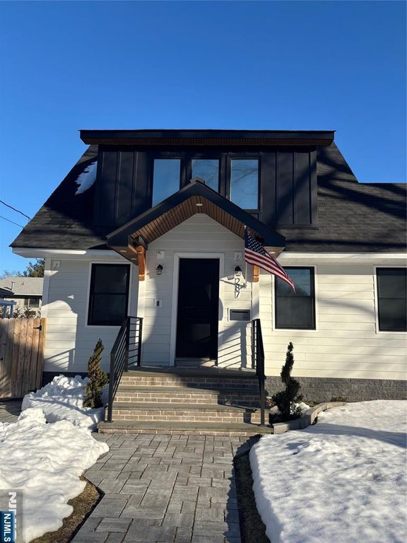 287 Gifford Place, Teaneck, NJ 07666