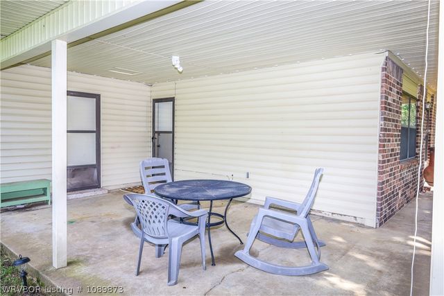 300 N 4th Street, Lavaca, AR 72941