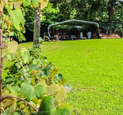 300 N 4th Street, Lavaca, AR 72941