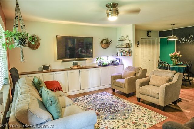 300 N 4th Street, Lavaca, AR 72941