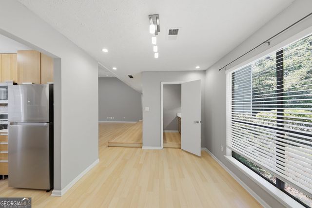375 Creekside Court, Roswell, GA 30076