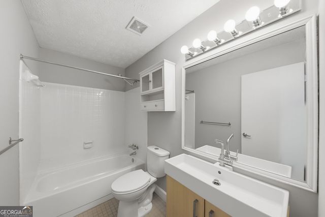 375 Creekside Court, Roswell, GA 30076