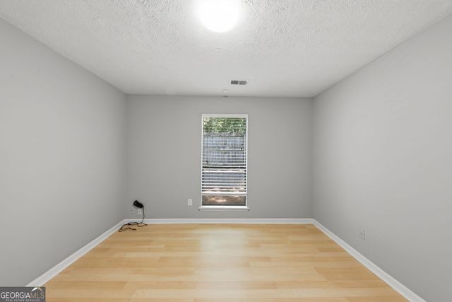 375 Creekside Court, Roswell, GA 30076